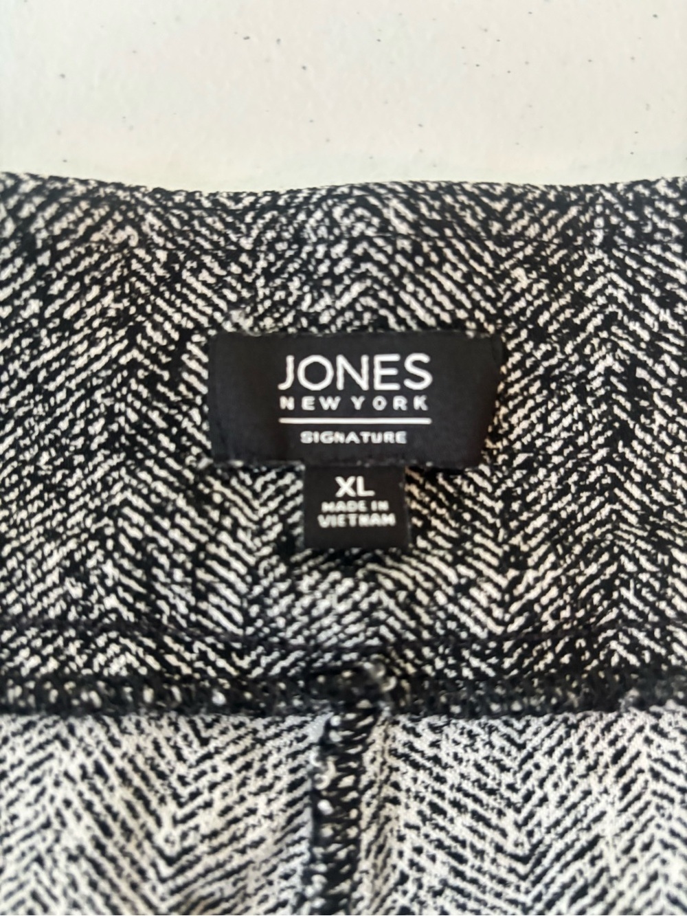 Jones New York Gray Herringbone Printed Stretch Ankle Pants Trousers - Picture 6 of 8